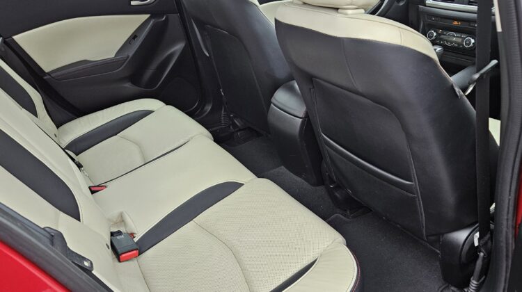 2014 Mazda 3 GT Sedan Skyactiv Technology