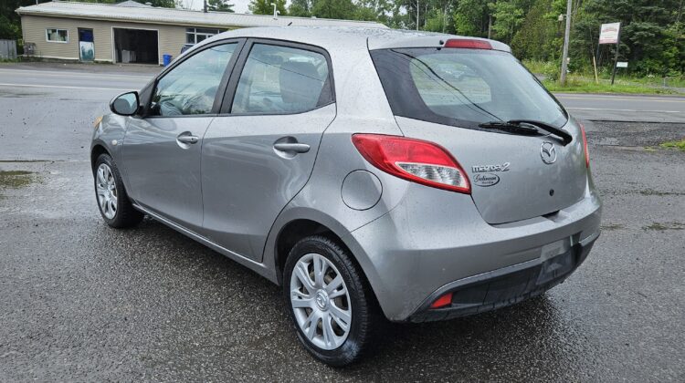 2011 Mazda 2 GX Hatchback