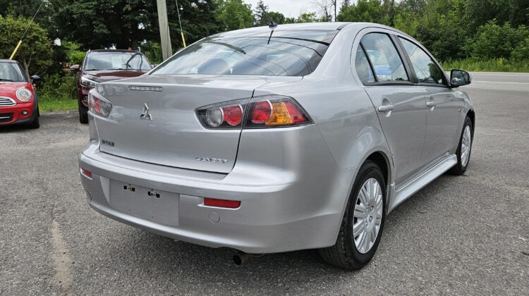 2016 Mitsubishi Lancer ES