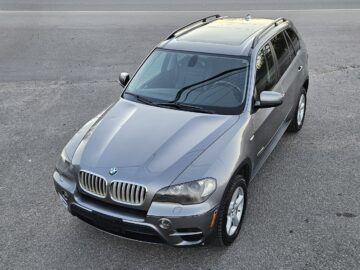 2011 BMW X5 35Diesel (7 Passenger SUV)