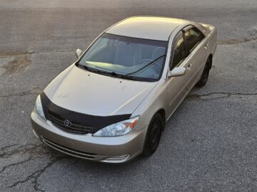 2004 Toyota Camry LE