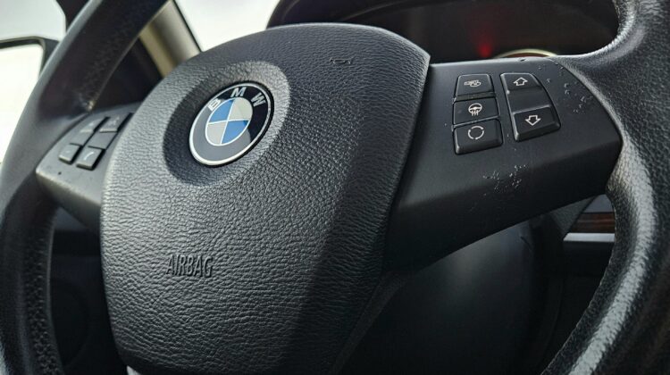 2011 BMW X5 35Diesel (7 Passenger SUV)