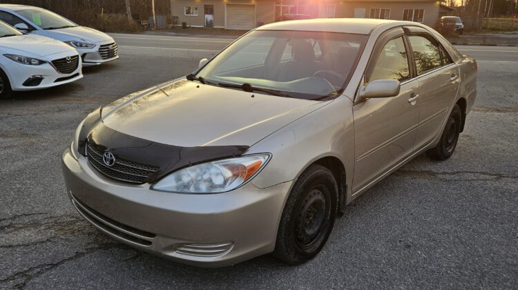 2004 Toyota Camry LE