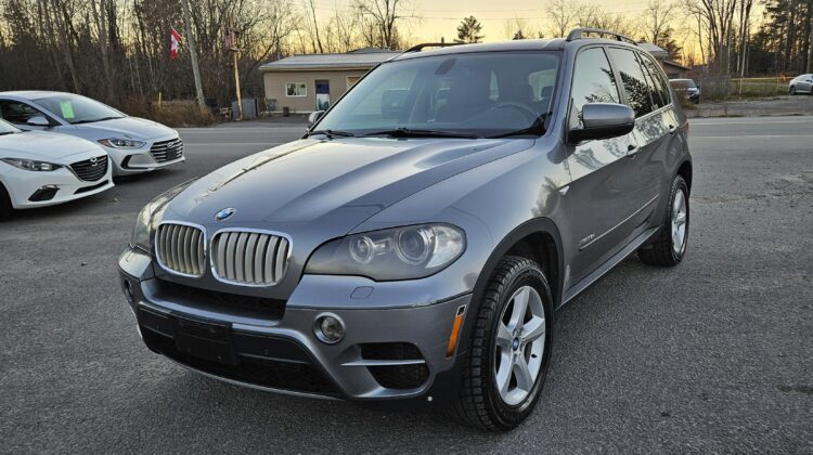 2011 BMW X5 35Diesel (7 Passenger SUV)