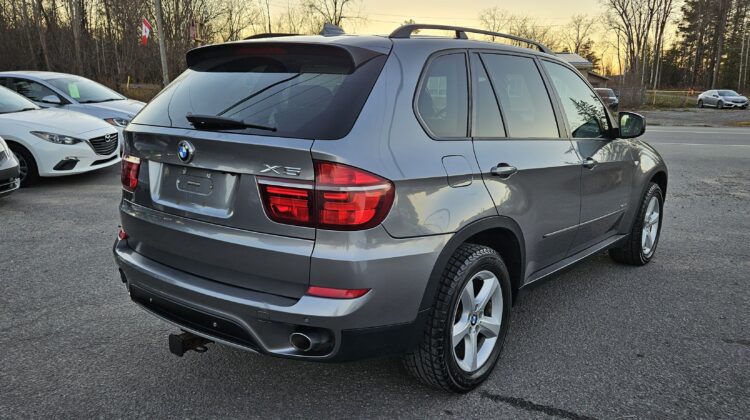 2011 BMW X5 35Diesel (7 Passenger SUV)