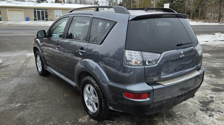 2011 Mitsubishi Outlander 4WD ES