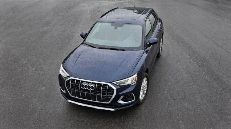 2020 AUDI Q3  45 TFSI Quattro Komfort Tiptronic