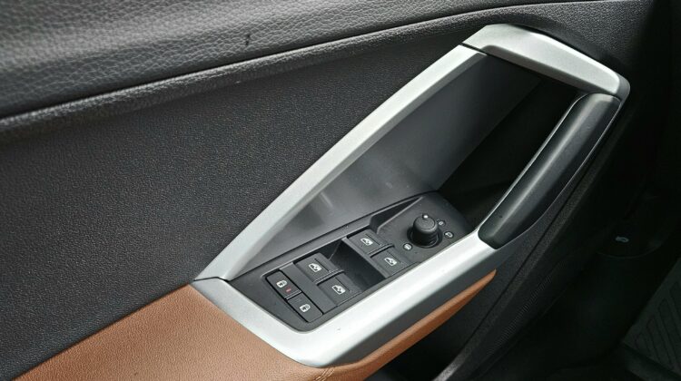 2020 AUDI Q3  45 TFSI Quattro Komfort Tiptronic