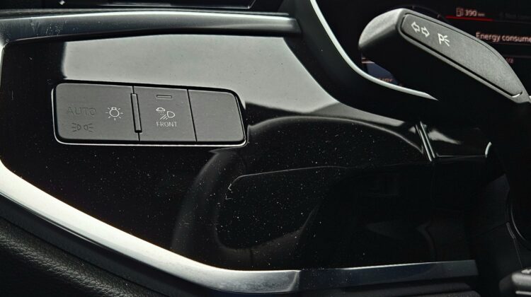 2020 AUDI Q3  45 TFSI Quattro Komfort Tiptronic