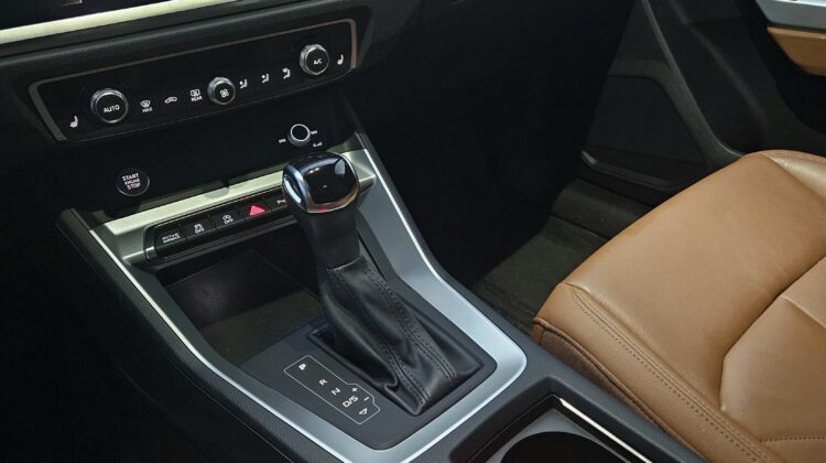 2020 AUDI Q3  45 TFSI Quattro Komfort Tiptronic