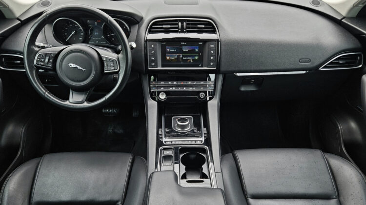 2018  Jaguar  F-Pace 20 Diesel AWD Premium