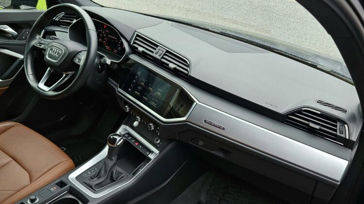2020 AUDI Q3  45 TFSI Quattro Komfort Tiptronic