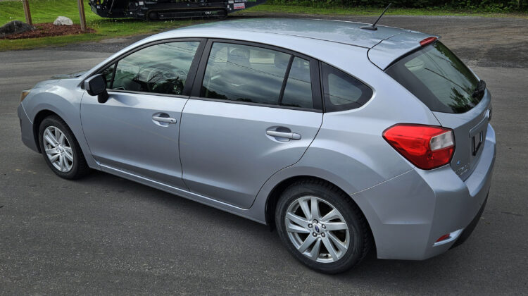 2015 Subaru Impreza 2.0i Hatchback Touring Pkg.
