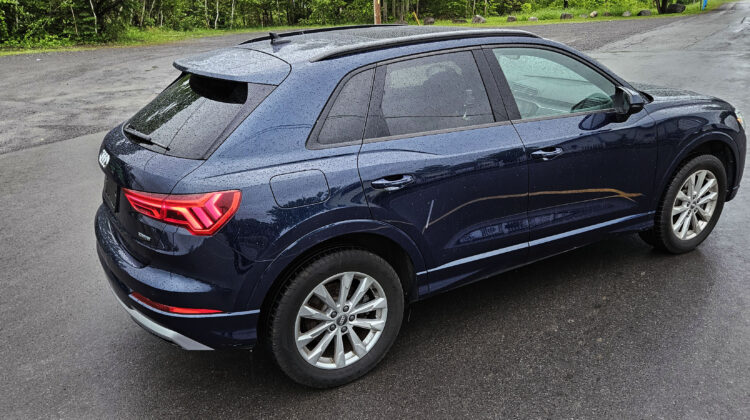 2020 AUDI Q3  45 TFSI Quattro Komfort Tiptronic