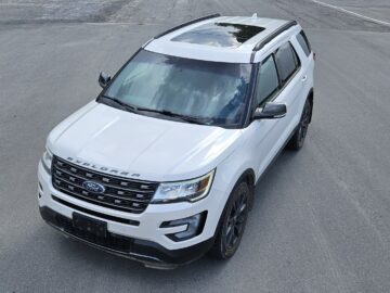 2017  FORD  EXPLORER 4WD XLT (7 Passenger)