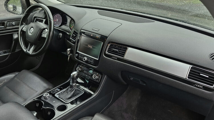 2013 Volkswagen Touareg TDI (Diesel)