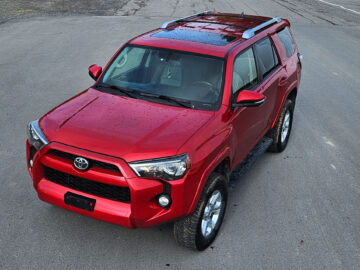 2016 Toyota 4Runner SR5 4WD (7 Passenger)