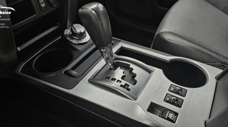 2016 Toyota 4Runner SR5 4WD (7 Passenger)