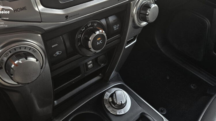 2016 Toyota 4Runner SR5 4WD (7 Passenger)