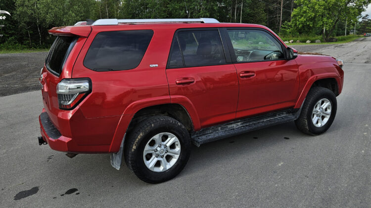 2016 Toyota 4Runner SR5 4WD (7 Passenger)