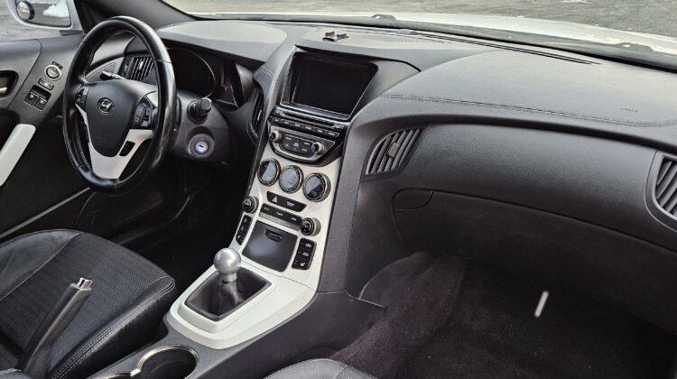 2013 Hyundai Genesis Coupe Premium